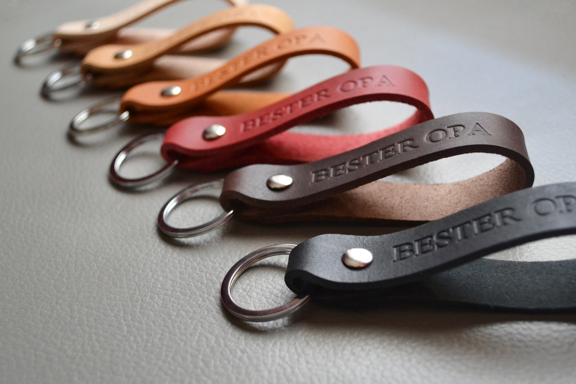 Schlüsselanhänger aus Leder mit Personalisierung